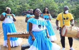 La comuna 8 exhibe su transformación con proyectos sociales inspiradores que vigorizan el turismo comunitario en Medellín