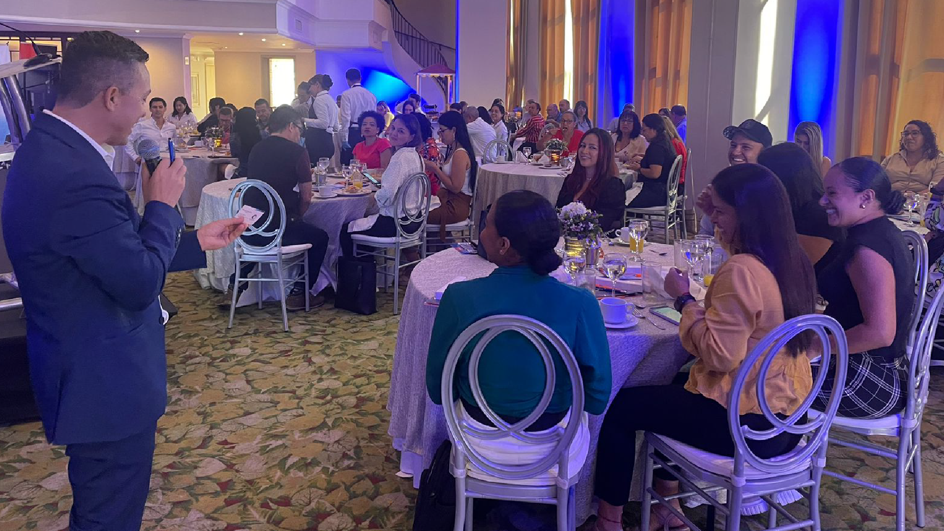 Medellín en los ojos del mundo: Caravana promocional impulsando el turismo y la cooperación empresarial