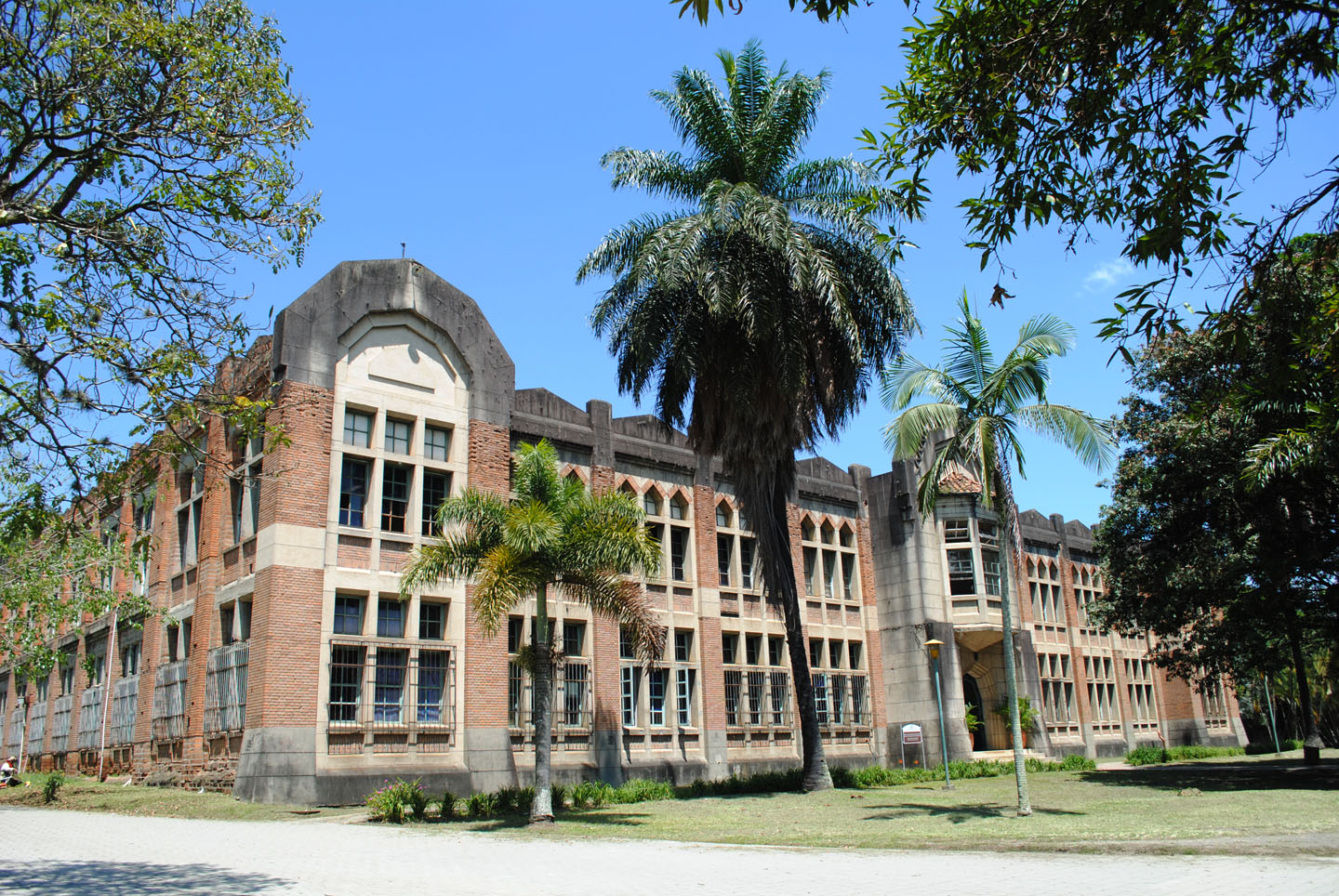 Universidad Nacional