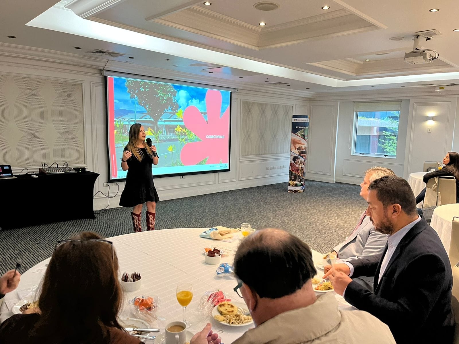 Hagamos que el mundo se enamore de Medellín y Antioquia