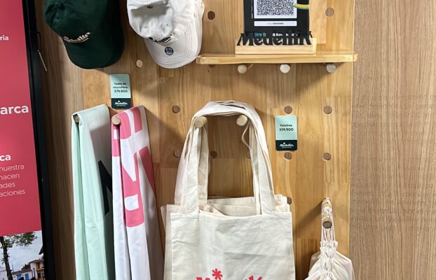 Medellín impulsa el licenciamiento de la marca ciudad “Medellín, aquí todo florece”