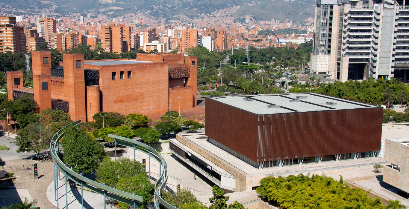 50MF036_PANORÁMICA PLAZA MAYOR, TEATRO METROPOLITANO Y EPM